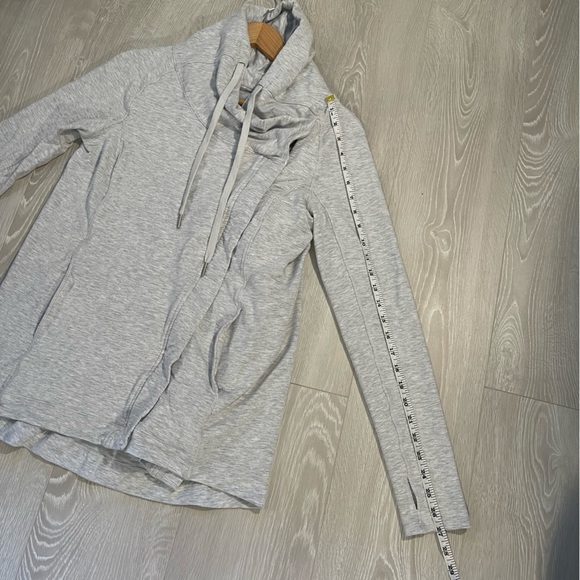 Lululemon Coast Easy Wrap Heathered Core Ultra Light Grey size 6 - Picture 8 of 16